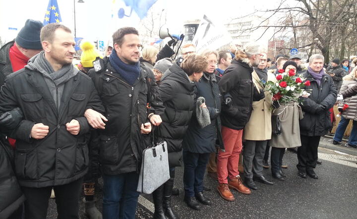 prezydent Warszawy Rafał Trzaskowski na marszu z "Lewicą" / autor: Fotoweb Fratria