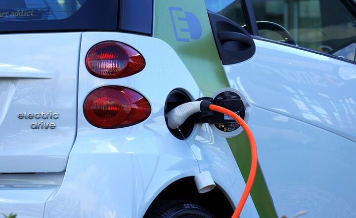 Samochód elektryczny / autor: Pixabay.com