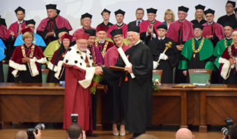 Noblista doktorem honoris causa UMK w Toruniu