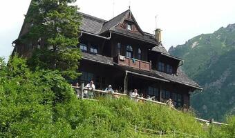 Turyści szturmują Morskie Oko. Dojazd zamknięty