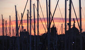 Grecki port przechodzi w ręce Chińczyków. "Jedwabny Szlak robi się krótszy"