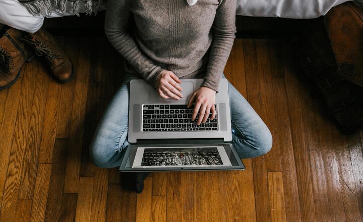Laptop / autor: Zdjęcie autorstwa Andrew Neel z Pexels