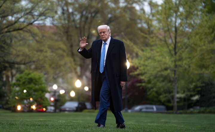 Prezydent Donald Trump w Białym Domu / autor: PAP/EPA/BONNIE CASH