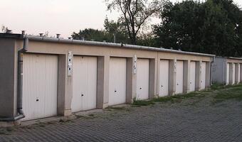 Podatek za garaż może być większy niż za mieszkanie. Wszystko zależy od stanu prawnego hali garażowej. ANALIZA EKSPERTA
