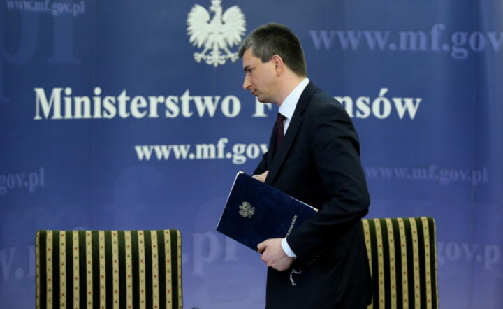 Mateusz Szczurek na piątkowej konferencji fot. PAP/ Tomasz Gzell