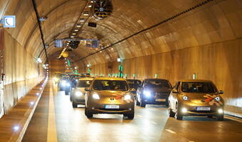 Nawet 1,5 tys. pojazdów na godzinę. Tunel pod Martwą Wisłą robi furorę wśród kierowców!