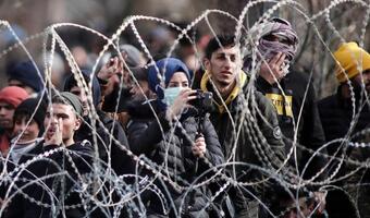 Migranci kopią tunele pod granicą. Ogrodzenia już nie pomagają