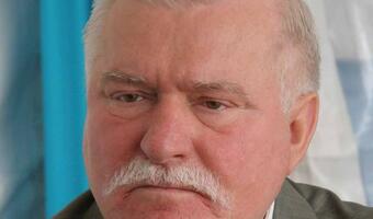 Wałęsa: Mnie zawsze najbardziej śmieszą protesty antyglobalistów. Protestują, krzyczą, wymawiają pretensje zgłaszają, a potem na bok odchodzą, biorą telefon komórkowy i przez telefon rozmawiają