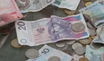 Złoty czeka na nowe impulsy