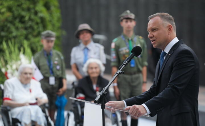 Prezydent RP Andrzej Duda przemawia podczas spotkania przedstawicieli władz państwowych z uczestnikami Powstania Warszawskiego / autor: PAP/Paweł Supernak