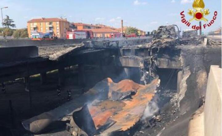 autor: PAP/EPA/VIGILI DEL FUOCO HANDOUT
