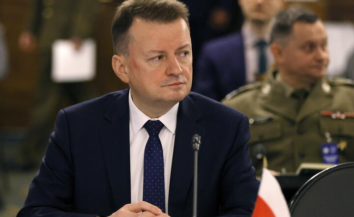 wicepremier, szef MON Mariusz Błaszczak / autor: PAP/EPA/RONALD WITTEK