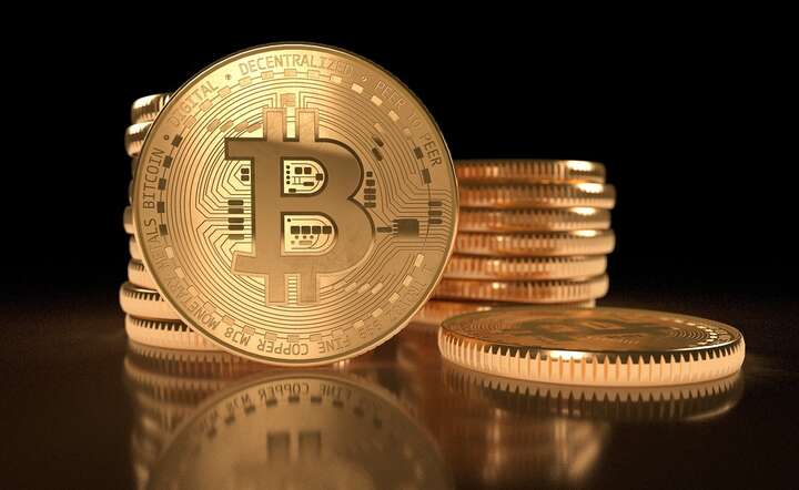 W godzinach porannych Bitcoin jest kwotowany poniżej 90 tys. USD, po raz pierwszy od kwietnia / autor: Pixabay