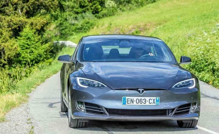 Tesla / autor: Pixabay