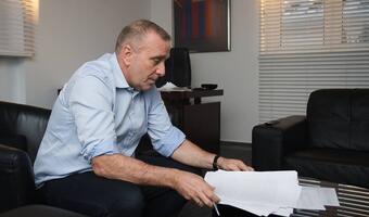 Eksperci FOR krytykują kosztowne obietnice Grzegorza Schetyny
