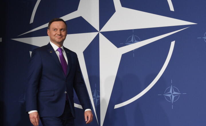 Prezydent RP Andrzej Duda, podczas konferencji prasowej na zakończenie drugiego, ostatniego dnia szczytu NATO, fot. PAP/Radek Pietruszka (2), PAP/Marcin Obara