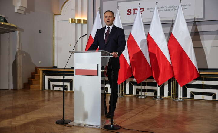  Karol Nawrocki podczas oświadczenia dla mediów w Warszawie / autor: PAP/Szymon Pulcyn