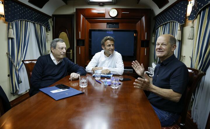 premier Włoch Mario Draghi, prezydent Francji Emmanuel Macron i kanclerz Niemiec Olaf Scholz / autor: fotoserwis PAP