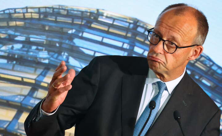 Kanclerz Friedrich Merz na konferencji przemysłowców w Berlinie / autor: PAP/EPA/HANNIBAL HANSCHKE