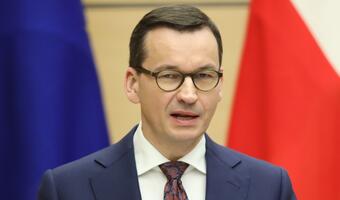 Premier w Davos twardo broni reformy sądów