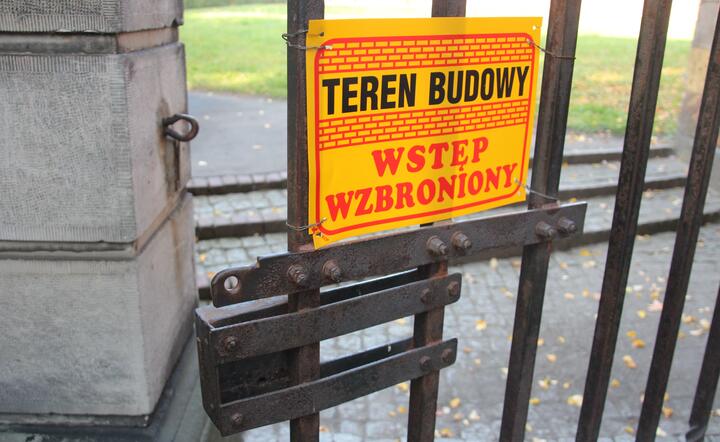 Teren budowy - zdjęcie ilustracyjne / autor: Fratria