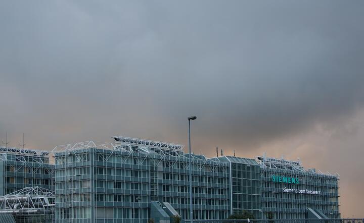 Siemens namawiał do udziału w Strajku Kobiet