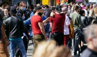W. Brytania, 54 674 zakażeń. Rząd znosi wszystkie restrykcje!