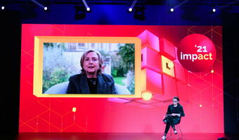 Clinton: Rosja próbuje zakłócić demokratyczne rządy