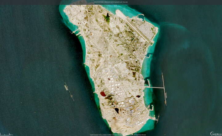 Satelitarne zdjęcie wyspy Chark / autor: PAP/EPA/EUROPEAN UNION, COPERNICUS SENTINEL-2 IMAGERY