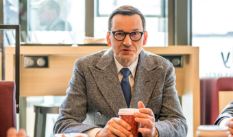 Nadchodzi film o przeszłości Morawieckiego. Jest trailer