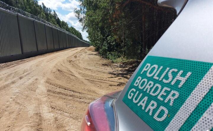 SG: 24 migrantów forsowało w sobotę granicę, ale jest zapora