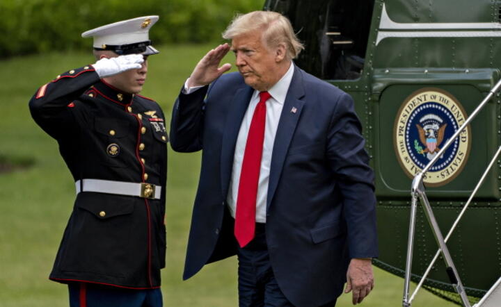 Inwestorów zszokowały hipotetyczne rozważania Trumpa, co by się stało, gdyby USA zerwały wszelkie relacje z Chinami, nz. Prezydent USA Donald Trump przybywa do Białego Domu / autor: PAP/EPA/Andrew Harrer 