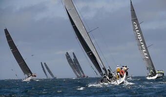Regaty Sydney-Hobart. Trudny początek, wycofało się 11 załóg