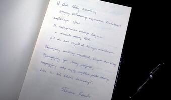 W związku z katastrofą pod Szczekocinami można składać wpisy do księgi kondolencyjnej wyłożonej na Dworcu Centralnym w Warszawie