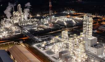 Chemiczny kolos z płynnością. Umowa przedłużona