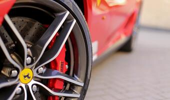 Legendarna firma w opałach. Hakerzy szantażują Ferrari