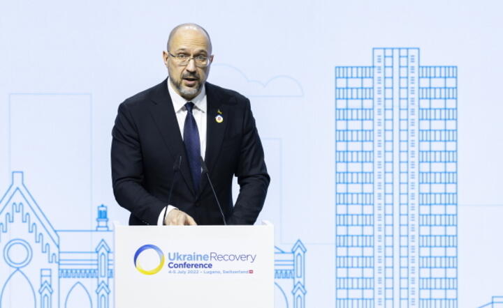  Premier Ukrainy Denys Szmyhal podczas konferencji w Lugano w Szwajcarii / autor: PAP/EPA/MICHAEL BUHOLZER