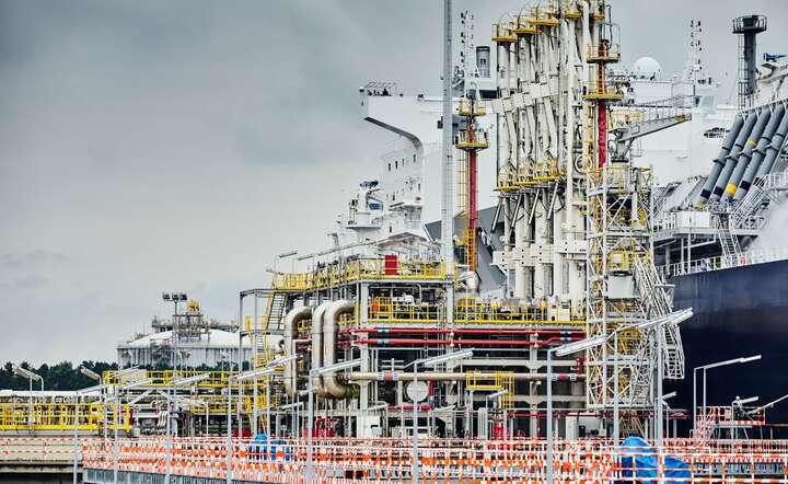 Fragment instalacji terminalu LNG w Świnoujściu. Razem z FSRU w Gdańsku będzie to filar zaopatrzenia kraju w gaz / autor: materiały prasowe Gaz-System