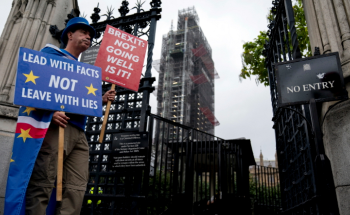Brexit -  protesty  / autor: PAP/EPA/WILL OLIVER