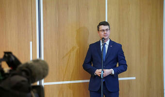 "Nielegalne odwołanie władz" ,"Nielegalne wyłączenie TVP info"