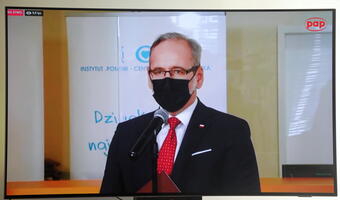 Liczą się fakty! Na dodatki covidowe NFZ przelał szpitalom 4 mld zł