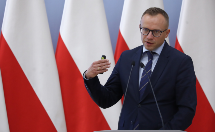 Wiceminister finansów Artur Soboń  / autor: PAP/Tomasz Gzell