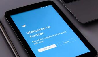 Twitter banuje! Tym razem za komentarz nt. loga Strajku Kobiet