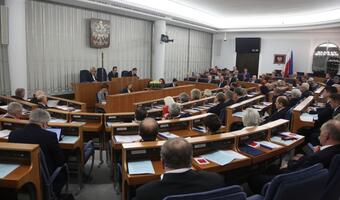 Senat odrzucił podwyżkę akcyzy na alkohole i tytoń