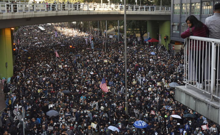 Niedzielna demonstracja w Hongkongu / autor: PAP EPA Miguel Candela