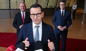 Premier: zmiany unijnych traktatów naruszają zasadę suwerenności