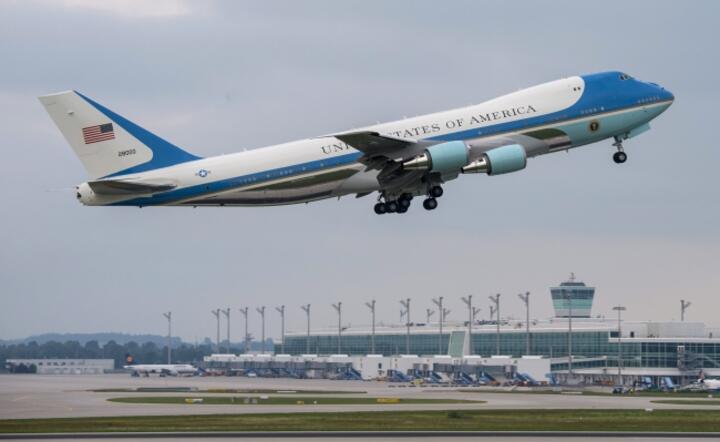 Air Force One w locie, fot. PAP/EPA/ARMIN WEIGEL
