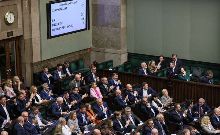 Sejm uchwalił duże zmiany w podatku PIT / autor: PAP/Leszek Szymański