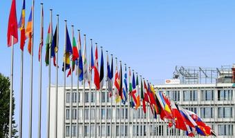 Polacy lubią i ufają UE, ale na pewno nie chcą euro