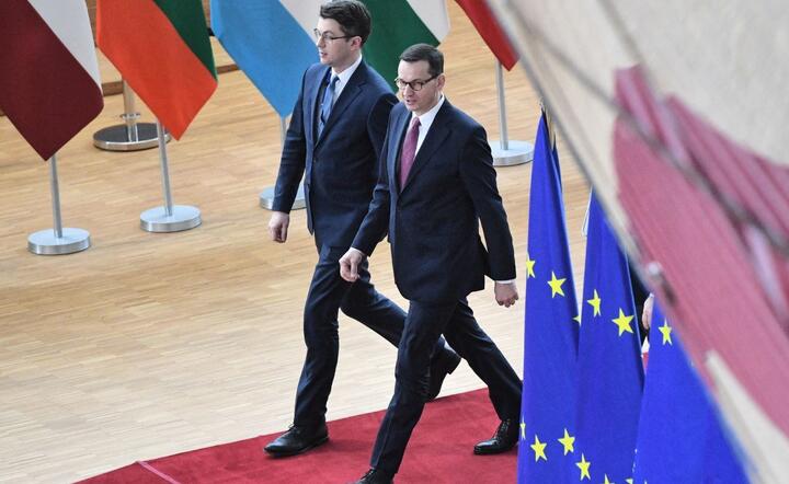 Mateusz Morawiecki i Piotr Müller / autor: PAP/Radek Pietruszka